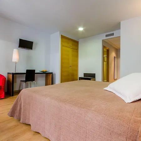 Отель Yit Alcover 2*