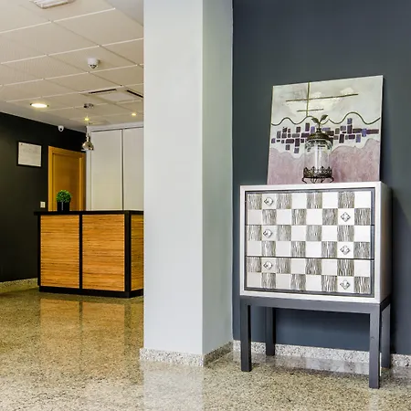 Отель Yit Alcover 2*